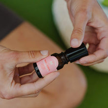 將圖片載入圖庫檢視器 Clarity Blend Heart Chakra Roll On | 英國Clarity Blend 心輪精油滾珠