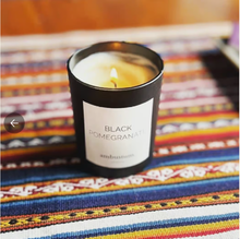 將圖片載入圖庫檢視器 Ambustum Black Pomegranate Scented Candle | 英國 Ambustum Black Pomegranate香薰蠟燭 220g