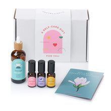 Load image into Gallery viewer, Clarity Blend Botanical Essentials Mini Pamper Set | 英國Clarity Blend草本精油呵護套裝
